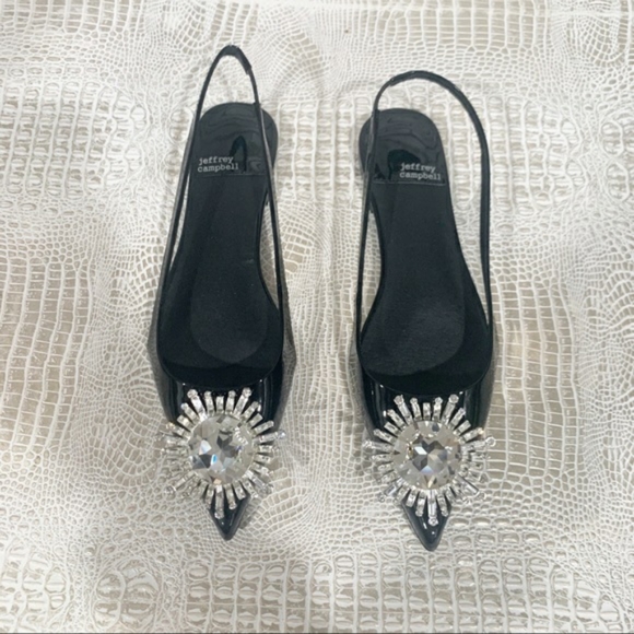 Flats - Picture 2 of 4